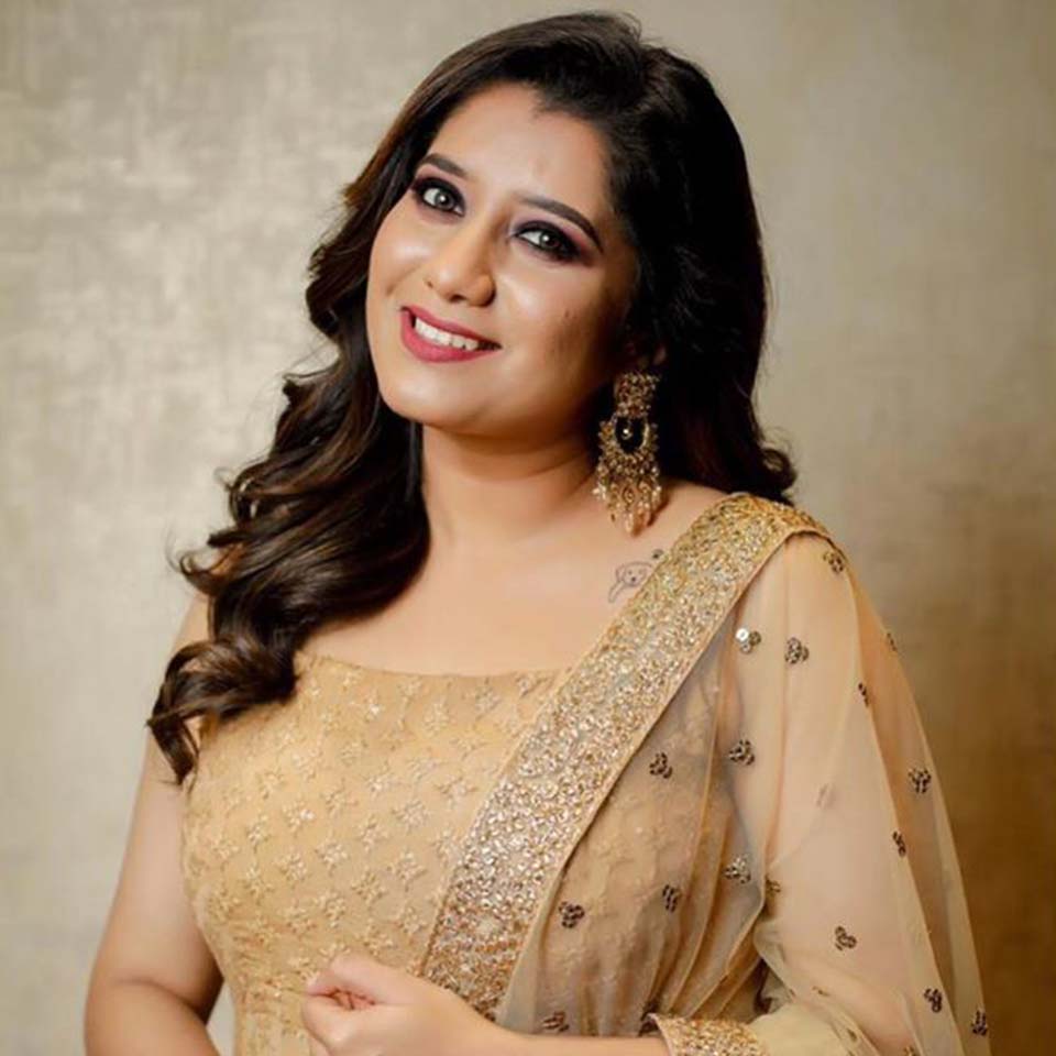 Anchor Priyanka Aloriya Profile Pic