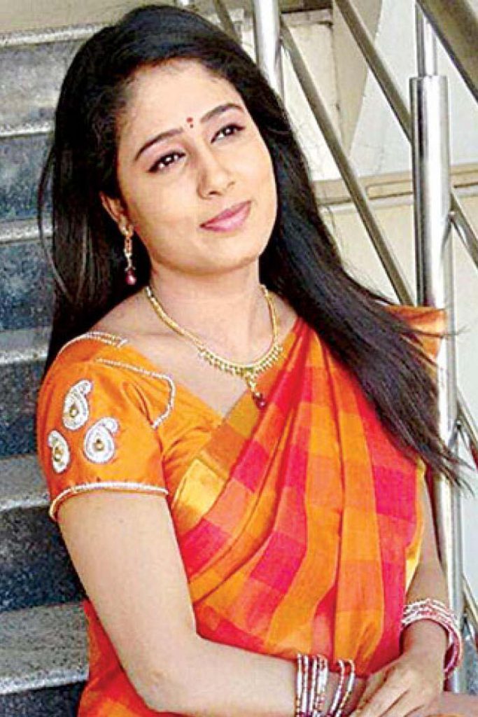 Anchor Radhika Thakkar Profile Pic
