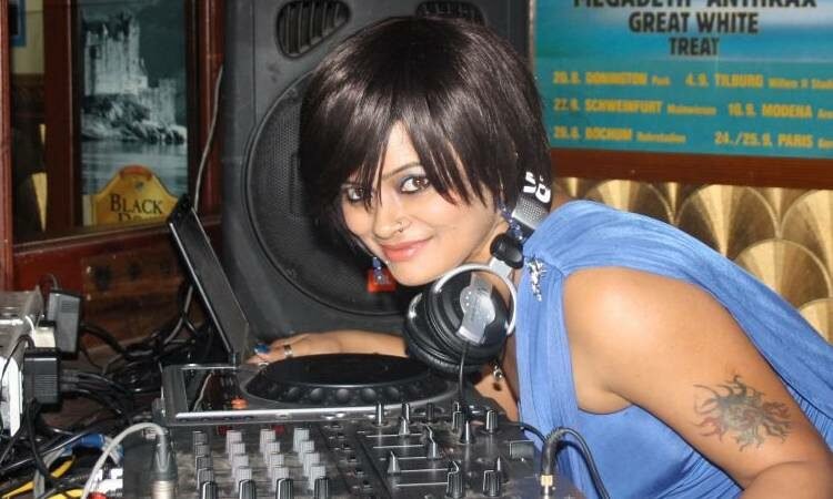 DJ Suparna Profile Pic