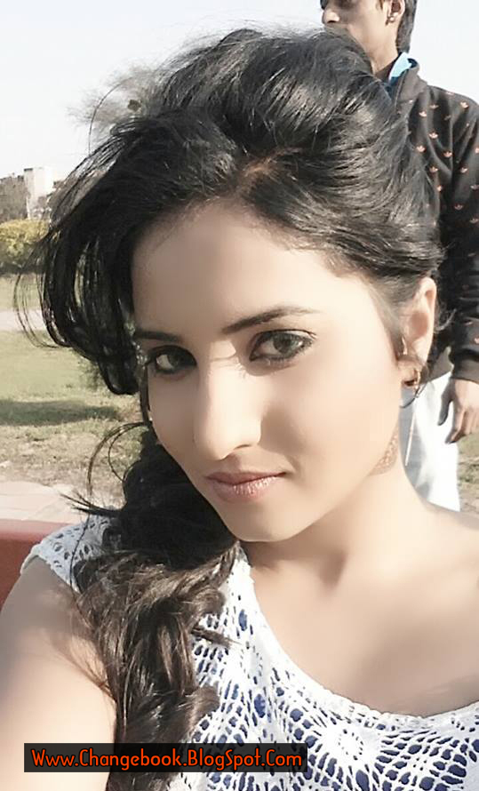 Gurleen Kaur Official Profile Pic