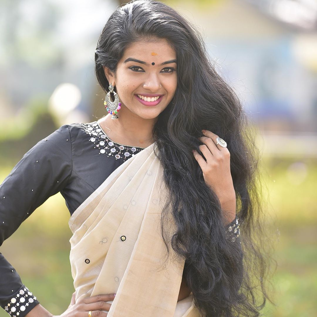 Monisha Sethi Profile Pic