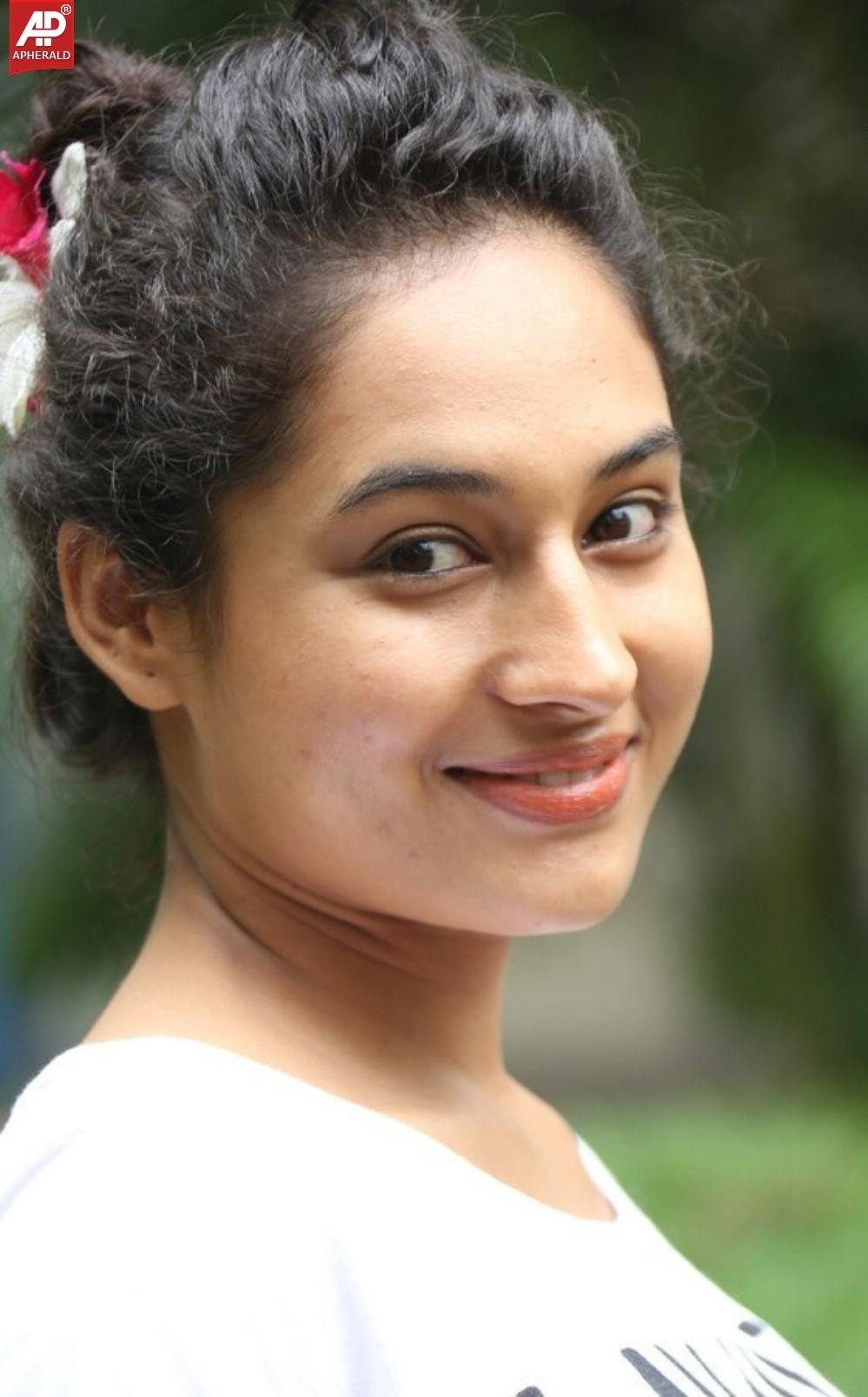 Pooja Sargam Profile Pic