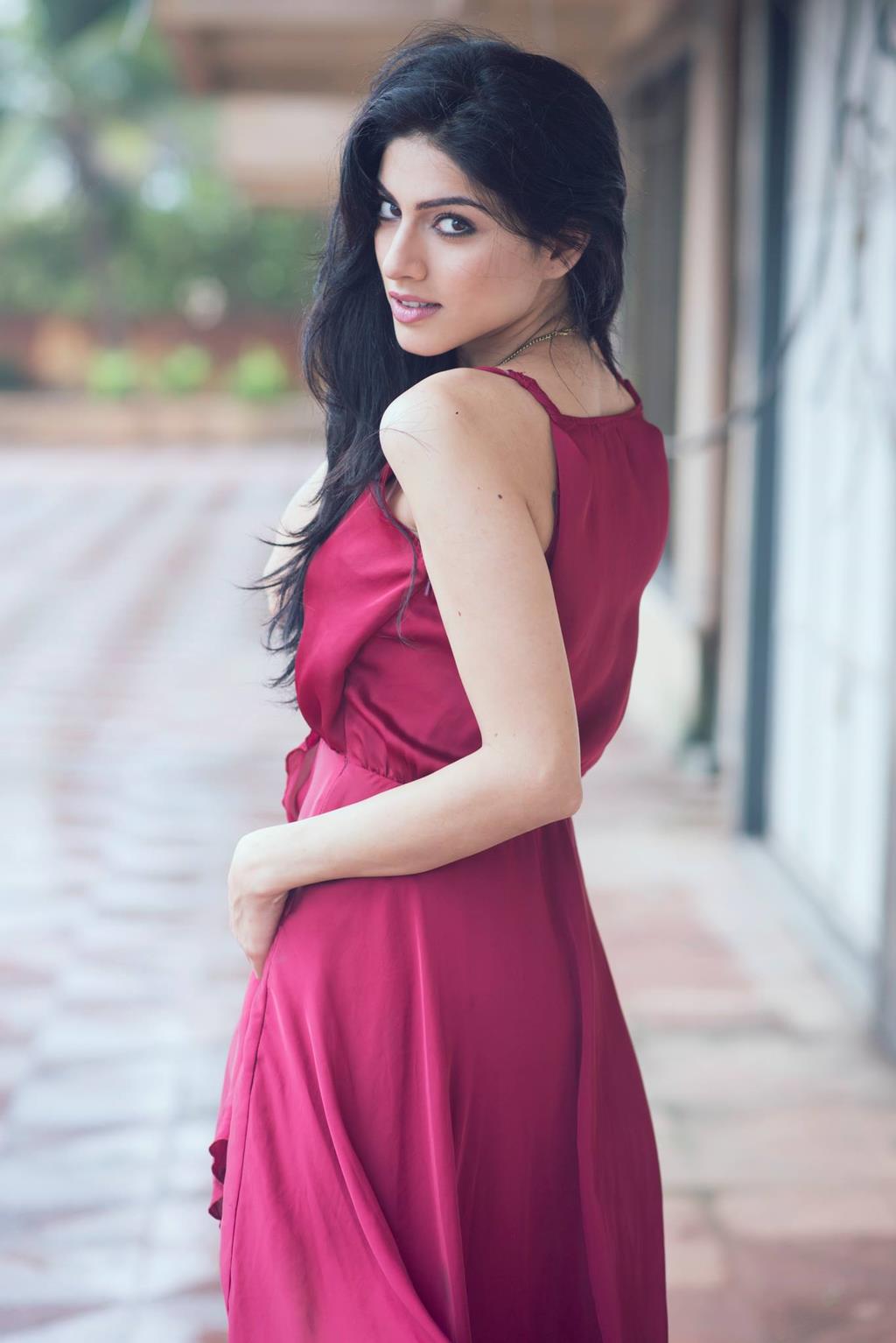 Sapna Pabbi Profile Pic