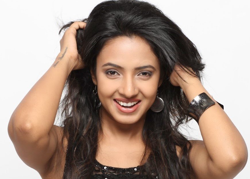 Varsha Tripathi Profile Pic